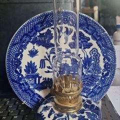 Vintage Mid-Century Blue Willow Porcelain Oil Lamp Set with Reflector Plate