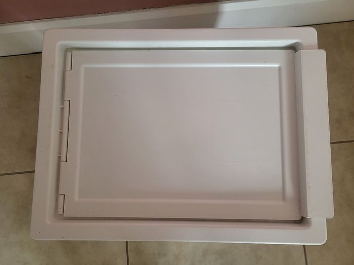 Storage container/bin