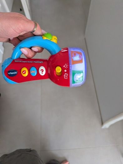 Toy flashlight