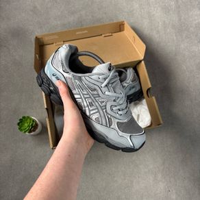 Grey and black ASICS Gel-NYC - Size UK 7 / EU 41