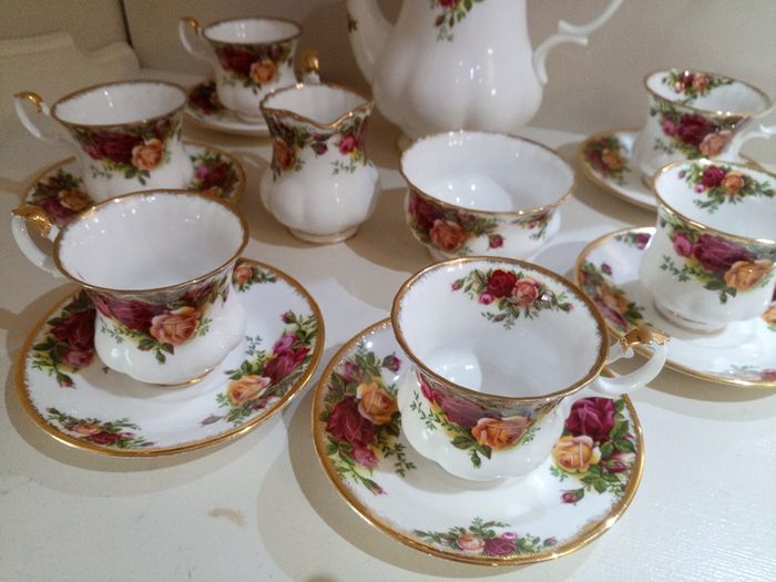 15 piece Coffee Set With Medium Coffee Pot  Royal Albert Old Country Roses For 6 Person Setting, Bone China
