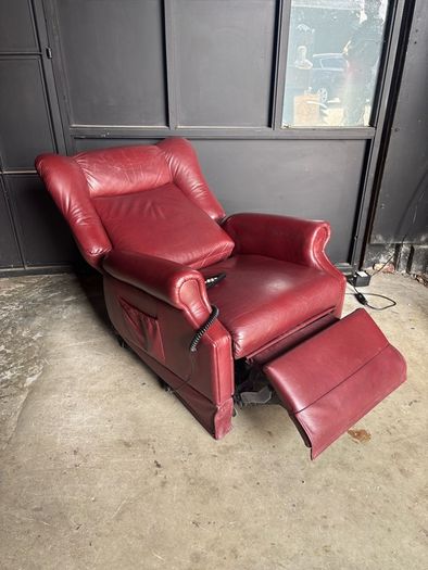 Rise and recline armchair