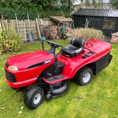 Ride on lawnmower