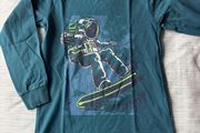 Boys t shirt with long sleeves.