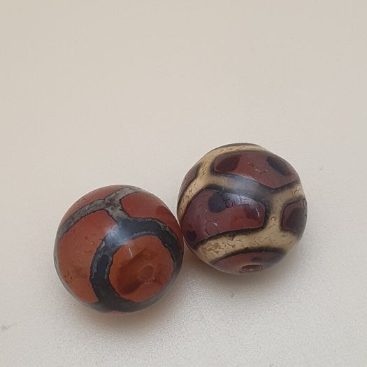 Lot of 2 Vintage Etched Carnelian Agate Beads