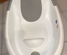 Nuby Baby Bath Tub with Newborn Support