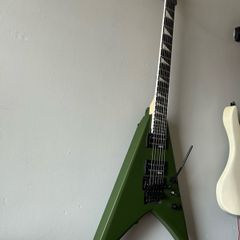 Jackson JS32