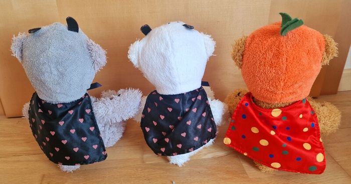 3 cute bears