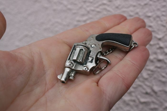 Vintage Miniature Toy Diecast Metal & Plastic Revolver Pistol