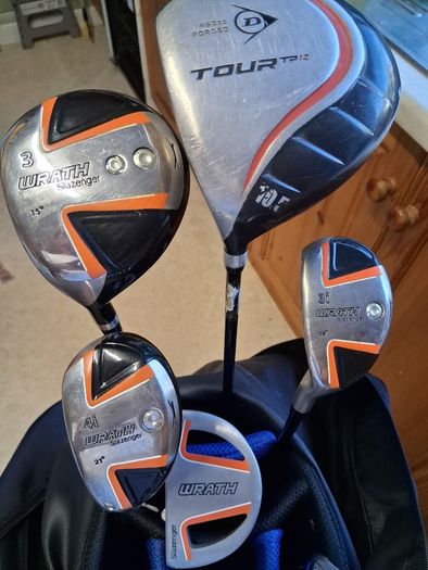 Golf clubs. Set Of Slazenger Mens Right Handed Golf Clubs in Excellent Condition.  Collect In Dublin Or Receive Via Post.