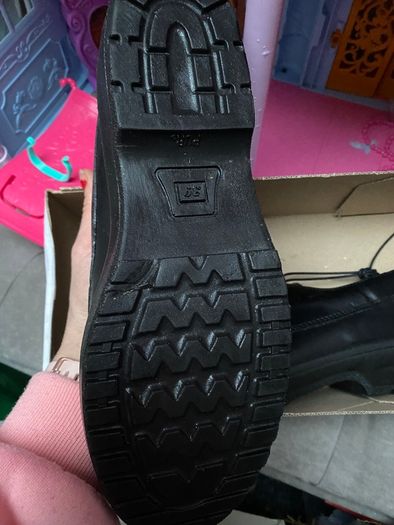 Elles safety shoes
