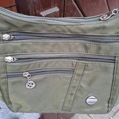 Light cross body bag