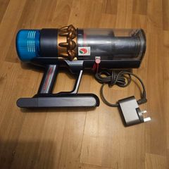 Dyson 5gen main unit and charger