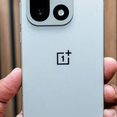 OnePlus 15 mobile phone