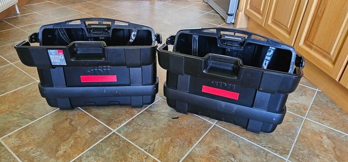 Givi Trekker 33L x2