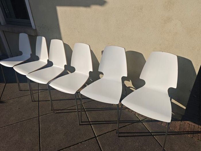 6 IKEA Vilmar stackable chairs - white