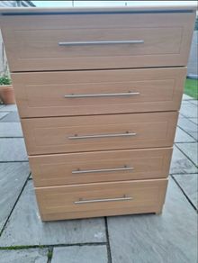chest of drawers