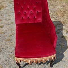 Victorian-style red velvet chaise lounge