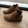 Beige ankle boots Image 2