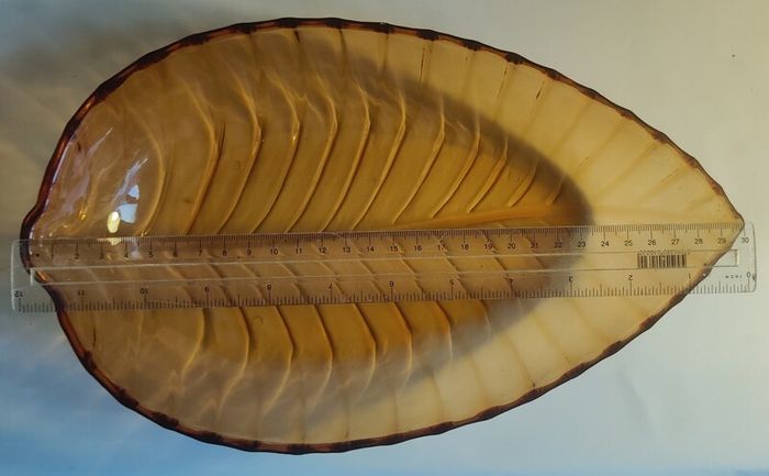 Vintage Orange 70's Leaf Shaped Plastic Bowls x 4