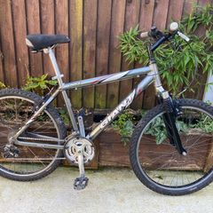 Giant rock 26 inch wheels 21 speed M size 19 inch frame