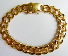 Men's Bracelet 18K  Gold Plated Cuban Link  Bracelet length 8"