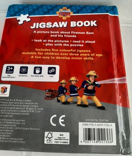 Vintage fire engine with play people and fireman Sam jigsaws
