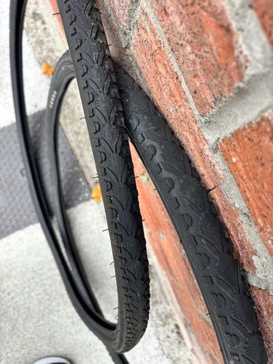 Road bike tyres
