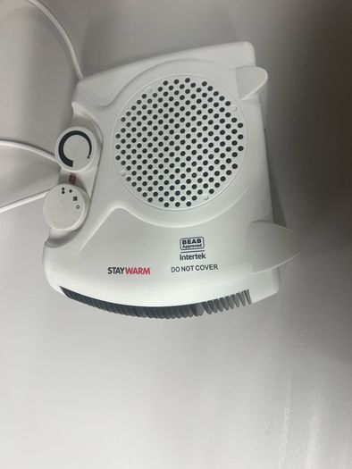 Selling a brand new StayWarm 2000W Fan Heater, completely unused and still in its original box. Perfect for fast and efficient heating.