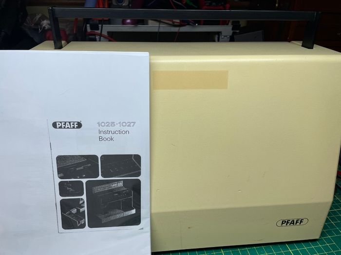 PFAFF tipmatic 1027 Heavy Duty Sewing Machine - Serviced - As New!