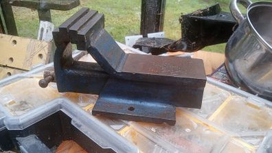 handy size vice