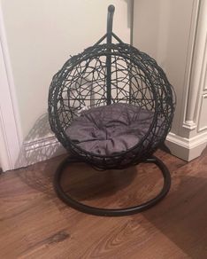 Egg chair for cat/dog