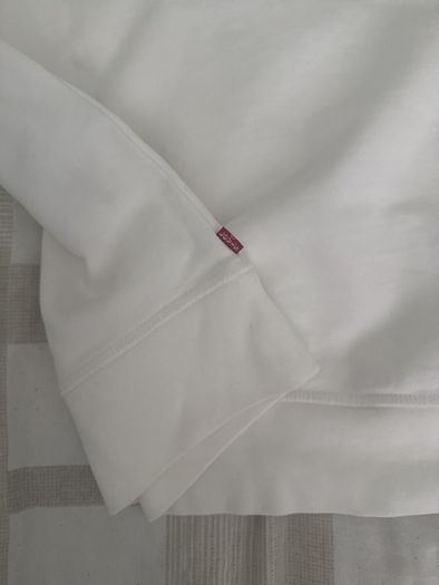 Levi's sweater