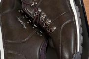 P nguin boots Size 42
