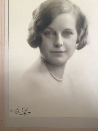 Price drop Rare Vandyke Signed photograph of woman