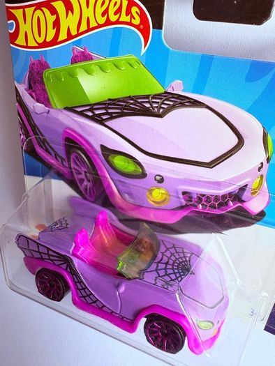 Hot Wheels Monster High Ghoul Mobile