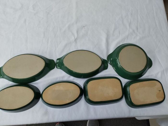 Ceramic stoneware Oven to table vintage dishes