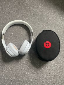 Beats Solo 3 Wireless Headphones by Dr.Dre Model A1796 White