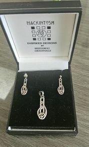 925 silver vintage Charles Rennie Mackintosh neclace and earrings in original box.