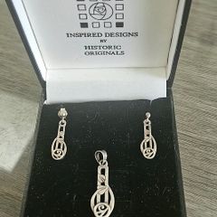 925 silver vintage Charles Rennie Mackintosh neclace and earrings in original box.
