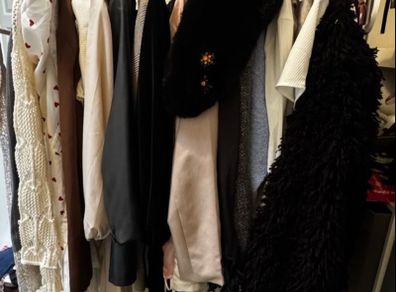 22 Units Women Clothing Bundle Size M
