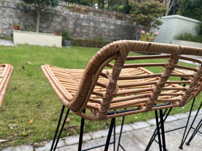 Set of 4 rattan/ bamboo bar stools with metal legs