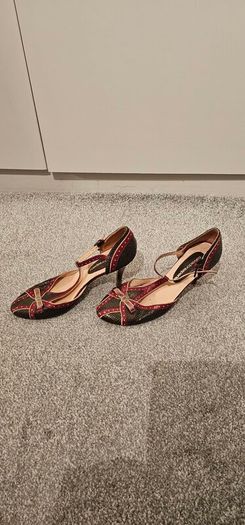 Ladies shoes