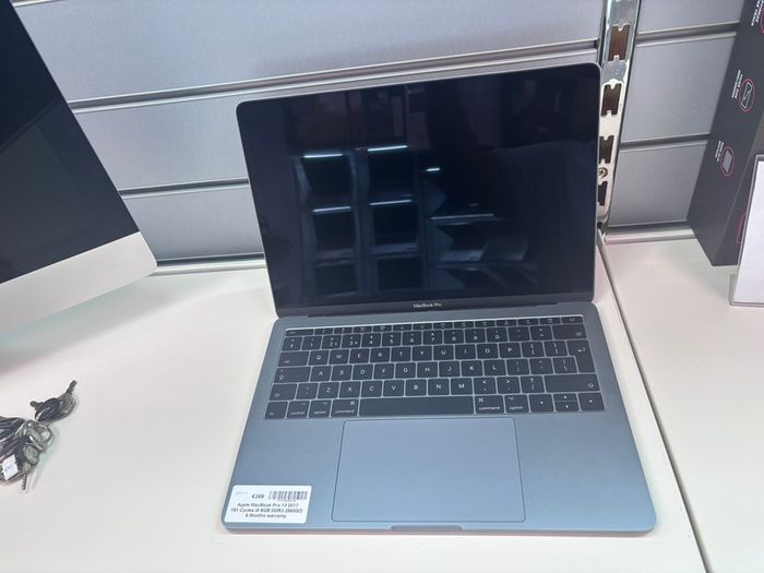 Apple Macbook Pro 13 2017 188 Cycles i5 8GB RAM DDR3 256GB SSD
