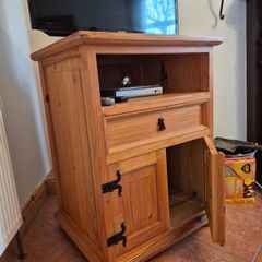 Pine Television Unit
