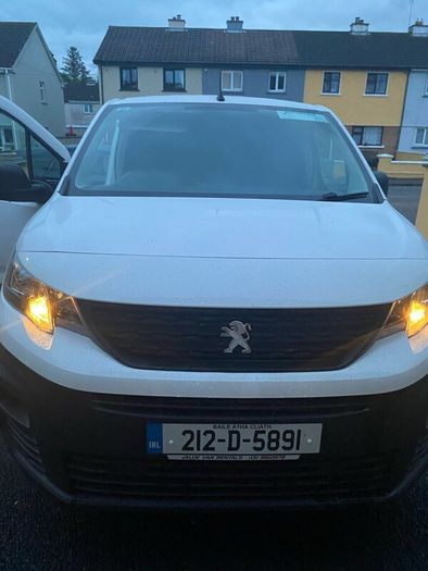 2021 Peugeot partner van