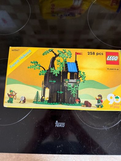Lego Forest Hideout