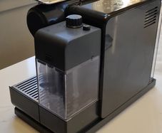 DeLonghi  DeLonghi Lattissima Nespresso Touch Coffee Machine