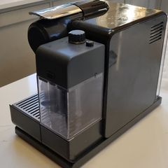 DeLonghi  DeLonghi Lattissima Nespresso Touch Coffee Machine
