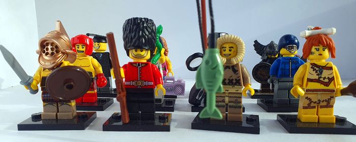 Lego Collectible Minifigures Series 5 (2011) 100% Complete